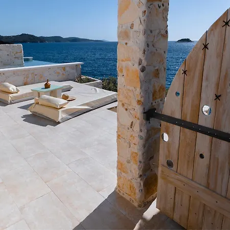 Kamen Apartman Vela Luka