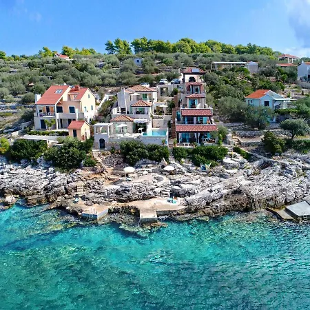 Kamen Vela Luka
