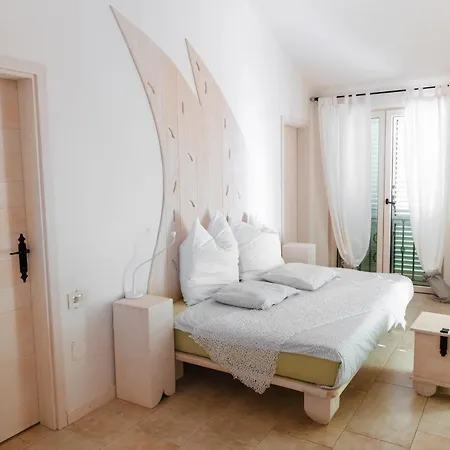 Kamen Apartman Vela Luka