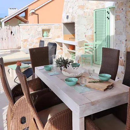 Kamen Apartment Vela Luka